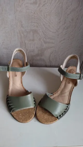 Sandalias Clarks Verde Talla 38 Cuña Sin Estrenar