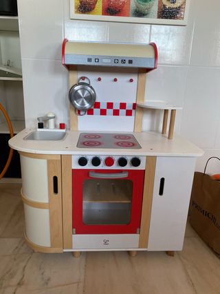 Cocina de madera Hape de juguete