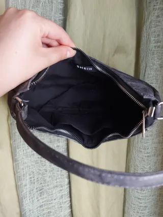 Borsa hobo in stile denim a braccio con taschini