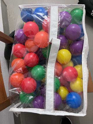 Bolsa de bolas de colores para niños