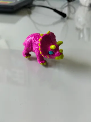 6 Juguetes Kinder Sorpresa Dinosaurio Rosa