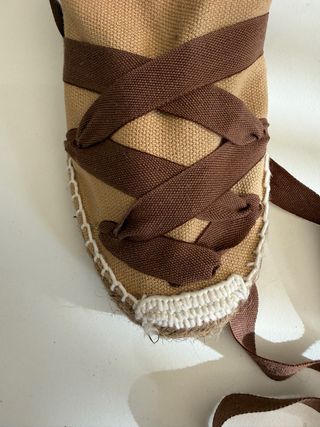 Espardeñas beige y marrón con lazo