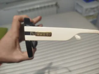 Gafas de sol Gucci negras y grises