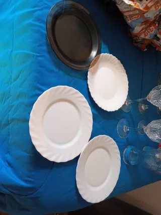 4 Platos Pequeños Blancos