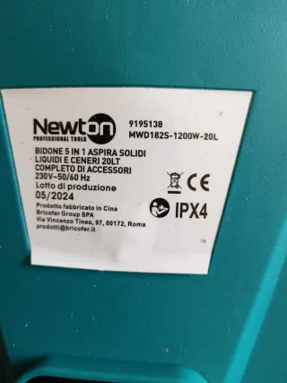 Bidone aspiratutto Newton, come nuovo.