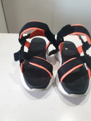 Sandalias Bimba y Lola Negras y Naranjas