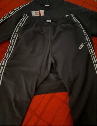 Conjunto Nike Negro Jersey y Pantalones