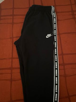 Conjunto Nike Negro Jersey y Pantalones