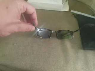 Gafas de sol hombre negras y grises