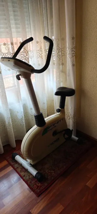 Bicicleta Estática BH Infiniti Magnetic