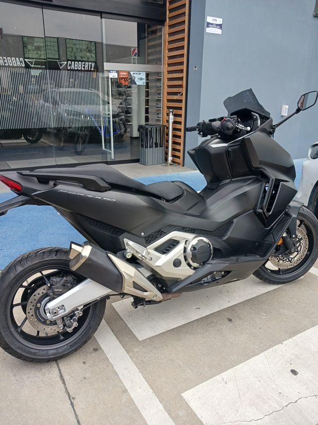 Honda Forza 750 Negra Automática