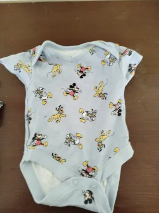 Body bebé Disney Mickey y Pluto  7 bodys