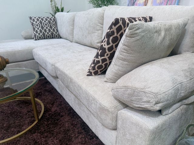 Sofá chaise longue moderno 260x135 cm