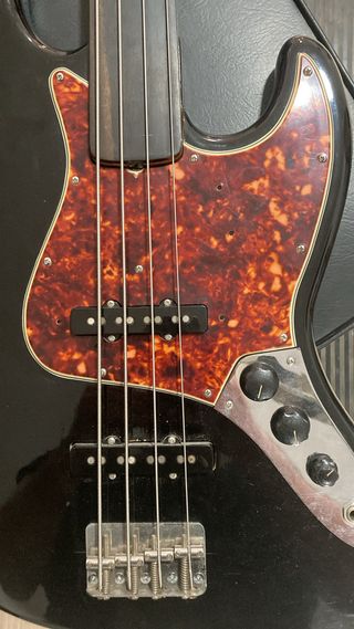 Bajo Fretless Jazz Bass '65 Negro