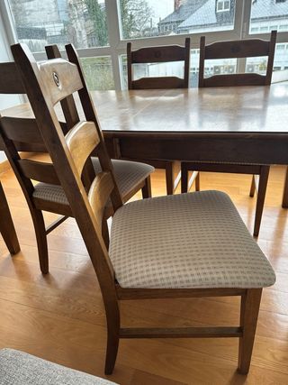 Sillas de madera maciza (4 unidades)