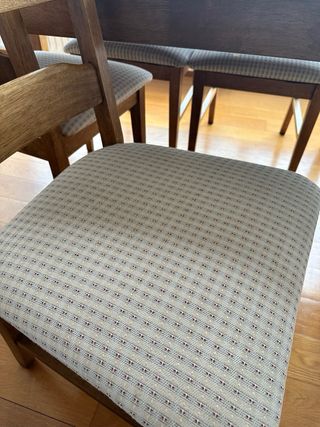 Sillas de madera maciza (4 unidades)