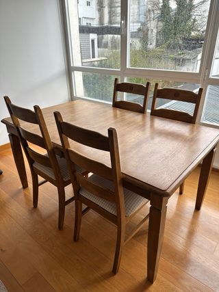 Sillas de madera maciza (4 unidades)