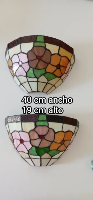 Lámpara de pared Tiffany cristal y metal.