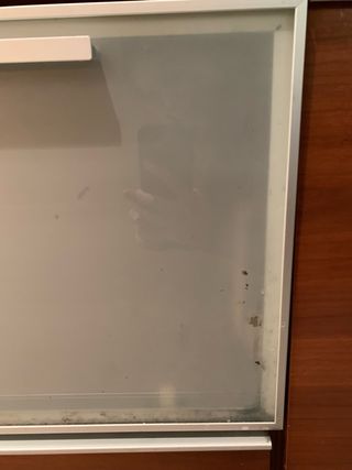 Credenza in legno e vetro in buone condizioni