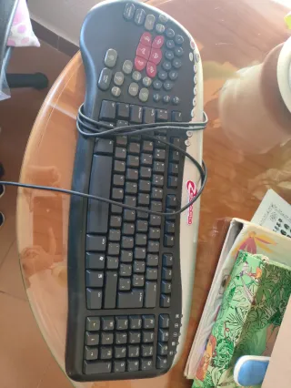 Teclado Gaming Negro y Plateado