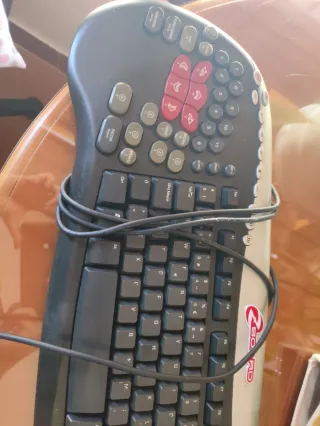 Teclado Gaming Negro y Plateado