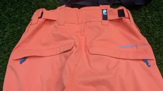 Pantalón esquí naranja tirantes. Picture talla M