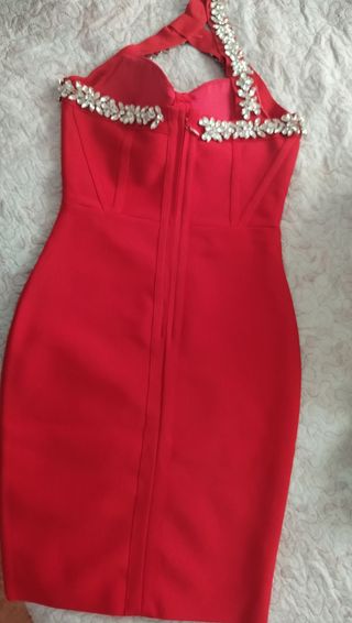 Vestido rojo con pedrería