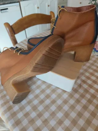 Botines Hispanitas Marrones Tacón