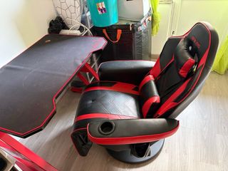 Mesa y Silla Gaming Negra y Roja