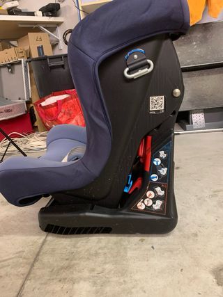Seggiolino auto Chicco blu