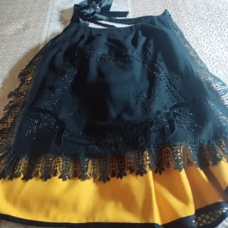 Trajes de Piñorra negro y dorado