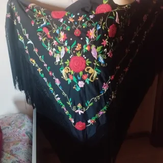 Trajes de Piñorra negro y dorado