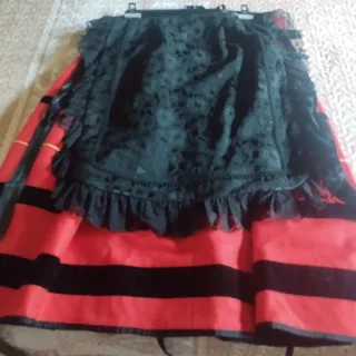 Trajes de Piñorra negro y dorado