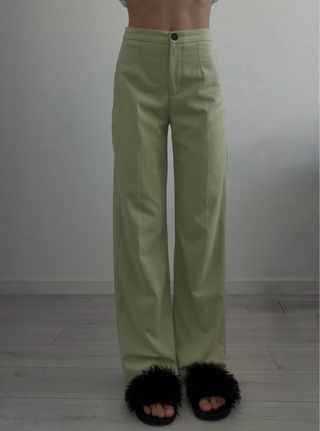 Pantalones anchos verde claro