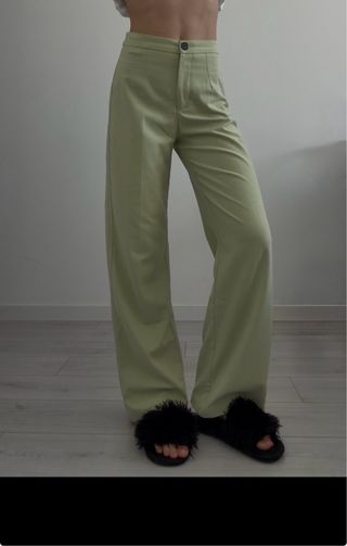 Pantalones anchos verde claro