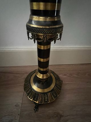 Lámpara de mesa antigua dorada