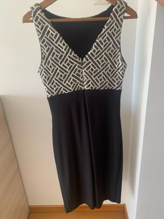 Vestido de fiesta negro y dorado