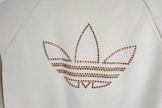 Chaqueta Adidas Beige con Pedrería Dorada