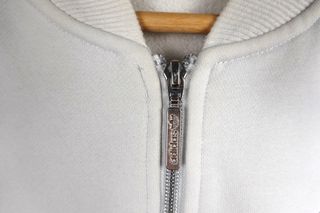 Chaqueta Adidas Beige con Pedrería Dorada