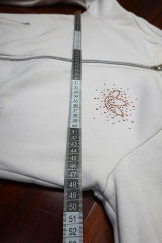 Chaqueta Adidas Beige con Pedrería Dorada