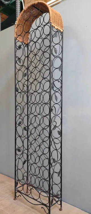 Botellero 62 botellas metal y mimbre