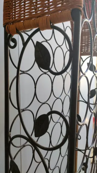 Botellero 62 botellas metal y mimbre