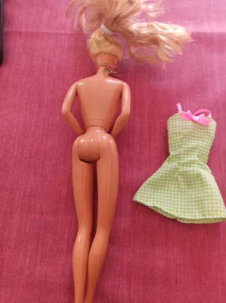 Muñeca Barbie Años 80 Vestido Cuadros