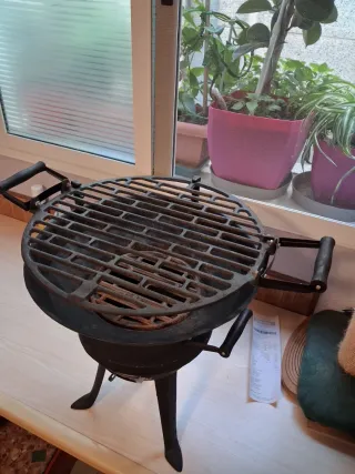 Barbacoa Hierro Fundido Carbón Semi-Nueva