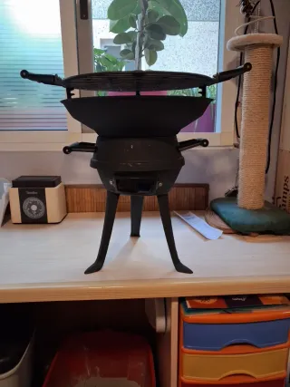 Barbacoa Hierro Fundido Carbón Semi-Nueva