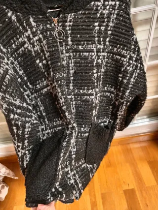 Abrigo cuadros blanco y negro