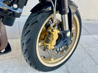 Triumph Street Triple R 2012 Negra y Dorada