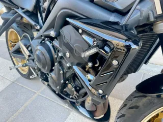 Triumph Street Triple R 2012 Negra y Dorada