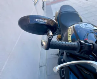 Triumph Street Triple R 2012 Negra y Dorada