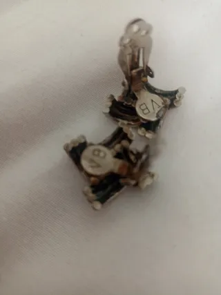 Pendientes firmados V B Plateados